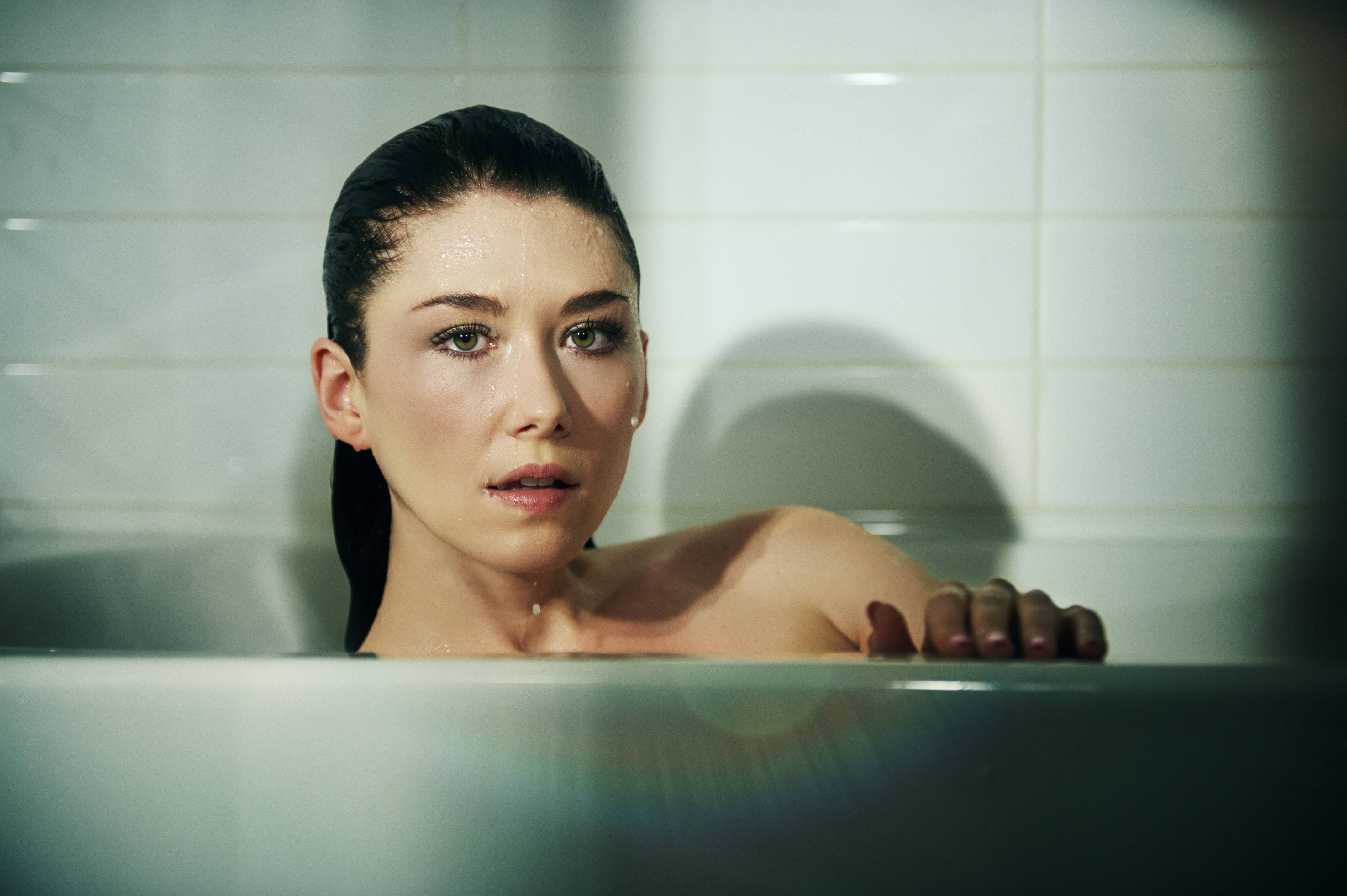 Wallpaper jewel staite, bath, bathtub, bath tub, kaylee, firefly, serenity  desktop wallpaper - Celebrities - ID: 150141 - ftopx.com