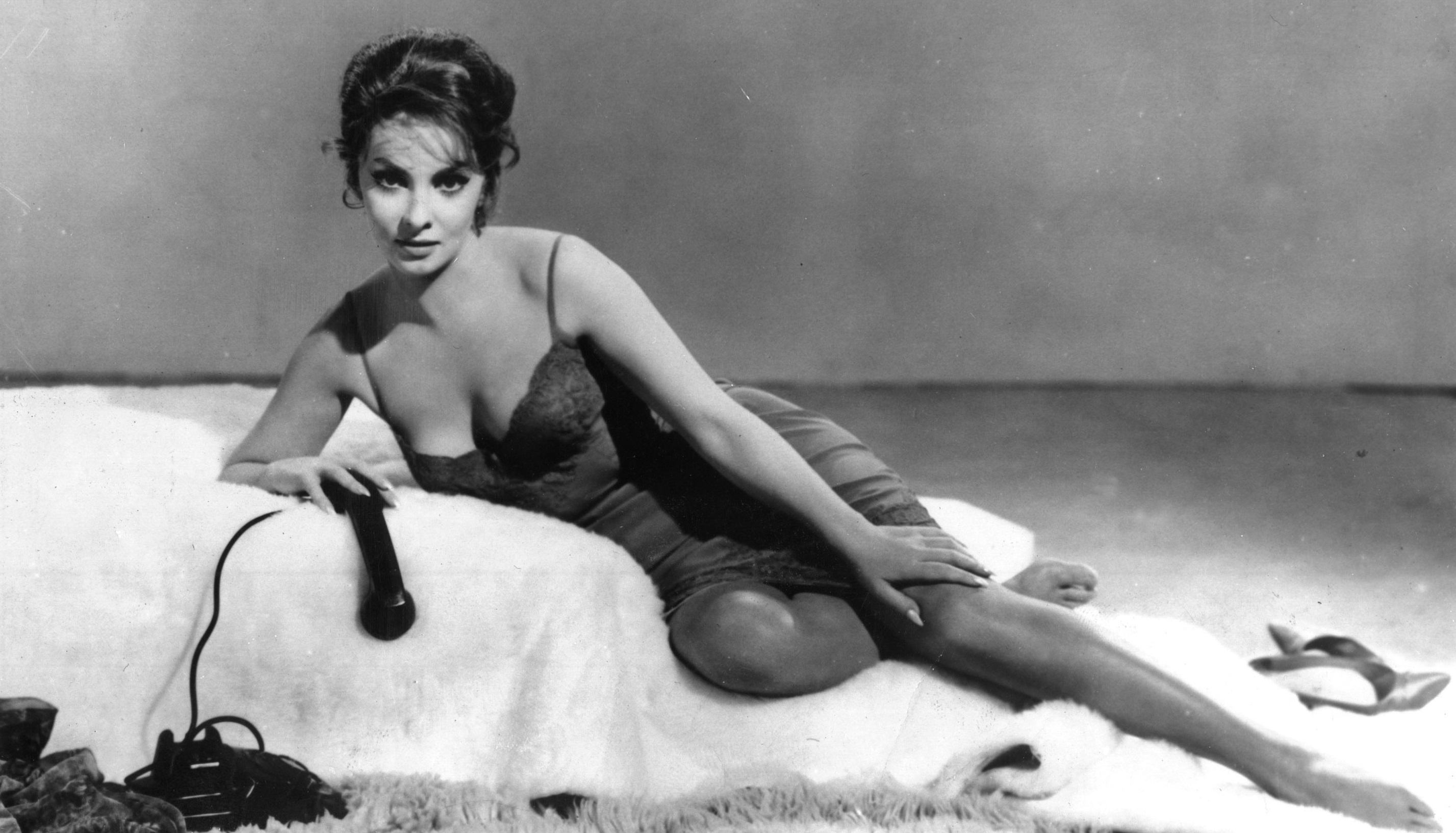 2855px x 1633px - Wallpaper gina lollobrigida, brunette, busty, italian, actress, celebrity,  hollywood, glamour, sexy babe, sexsymbol, vintage, posing, laying,  lingerie, retro, erotic, black and white, b&w, real celebs wall, sex symbol  desktop wallpaper - Celebrities -