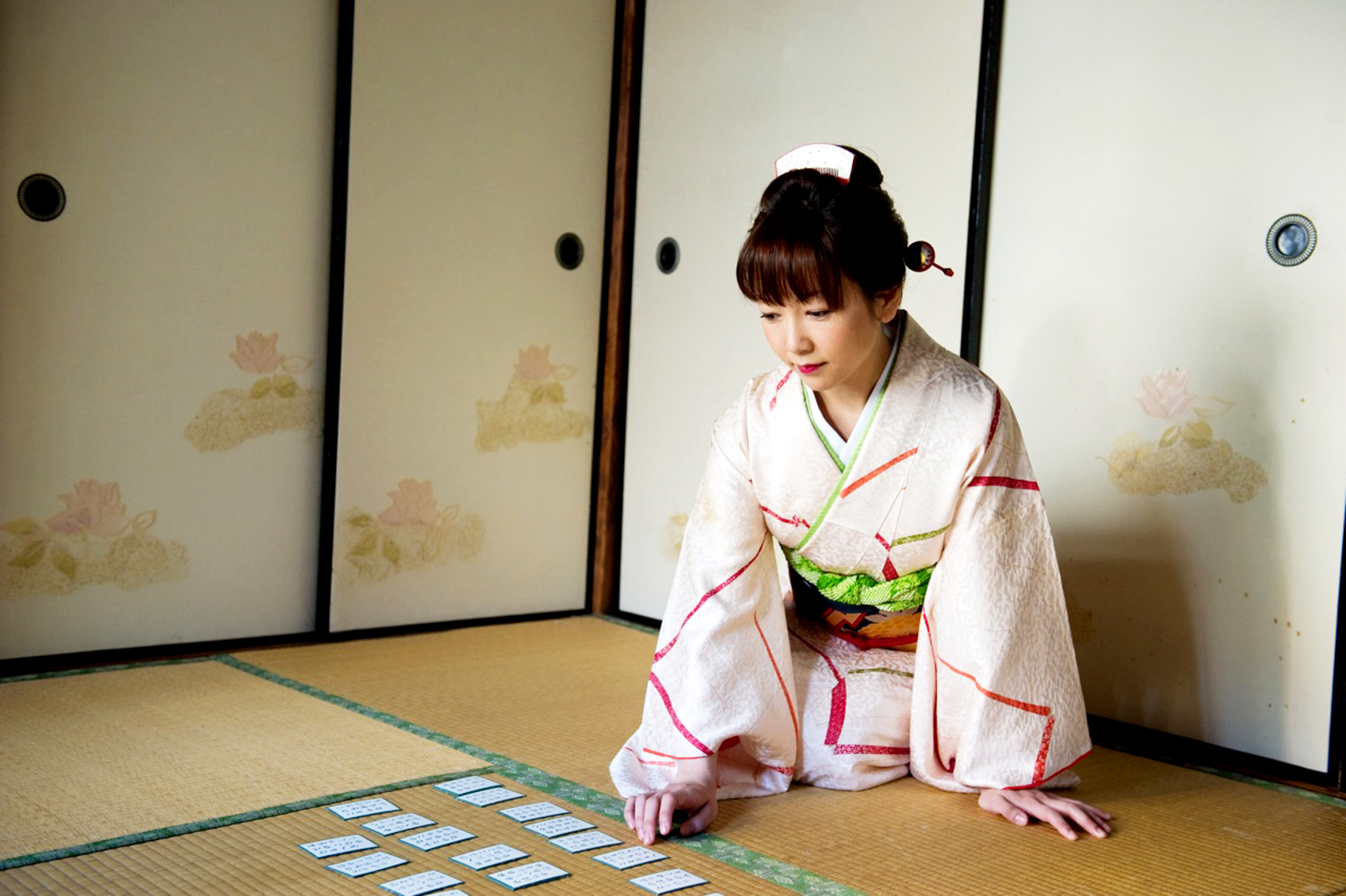 azusa kirihara, tatami, kimono, karuta, new year, asian
