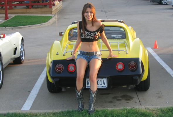 smile, jeans, car, jeans shorts, beautiful female legs