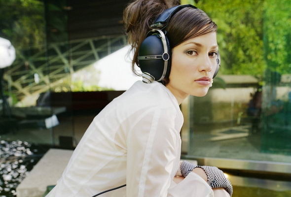 j lo, jennifer lopez, singer, latino, headphone, brunette