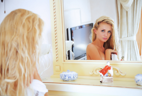 jennifer mackay, blonde, sexy, mirror, hi-q, reflection
