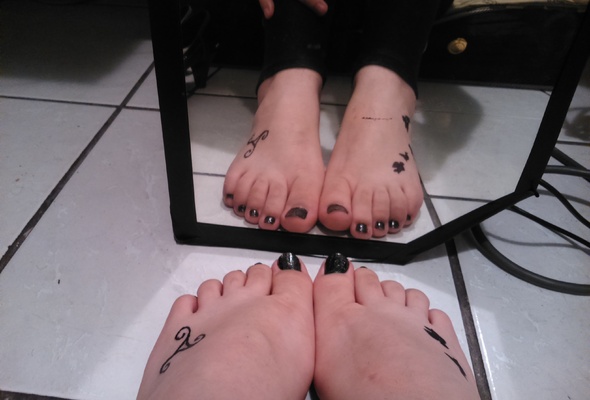 foot, sexy, fetish, amateur, tatoo, toes, mirror, reflection, feet