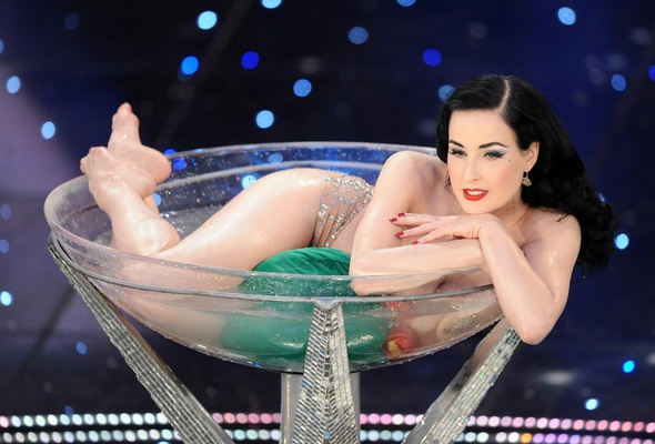 dita von teese, model, sexy babe, actress, glamour, international burlesque star, dita, playmate, dancer, sexy attitude, burlesque, performing, dancing, laying, lingerie, pin up style, delicious, sexy, real celebs wall