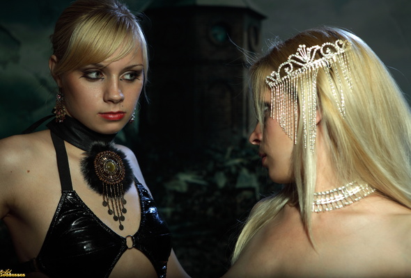 dani, celiah, blonde, lesbians model, heroes of might, staging, sword, battlefield, decoration, show, jewelery, hi-q, close up, eyes, face, 2 babes, young, blondes
