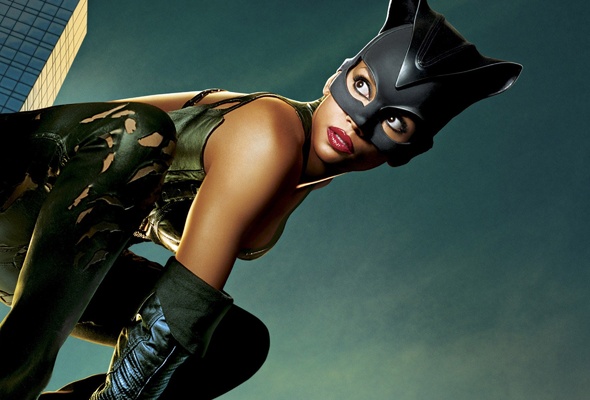 halle berry, sexy babe, ebony, actress, hollywood, glamour, posing, close up, eyes, face, red lips, black, leather, costum, mask, pants, top, gloves, movie, catwoman, batman, real celebs wall