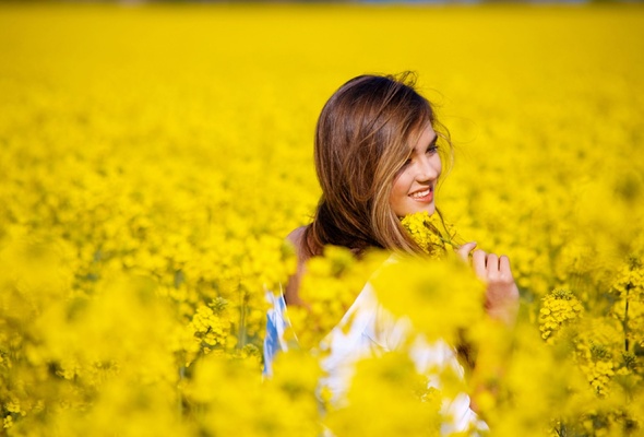 grass, outdoors, flower, girl, smile