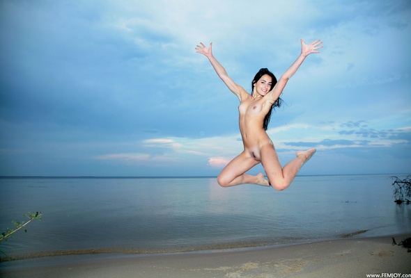 Nude jump
