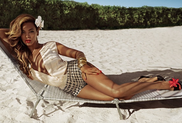 beyonce knowles, brunette, ebony, singer, actor, glamour, exotic, sexy babe, long hair, posing, laying, outdoor, beach, sand, american, american, celebrity, sexy dressed, retro, swimsuit, pin up style, erotic, red lips, legs, high heels, real