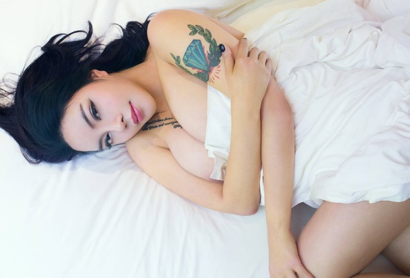 feng yu zhi, exotic, brunette, curvy, actress, model, busty, chinese, sexy babe, long hair, posing, laying, bed, smile, close up, covered, natural big tits, tattoo, erotic