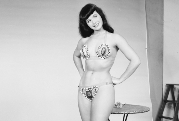 Vintage Erotic Babes - Wallpaper bettie page, bettie mae page, brunette, american, pin up, nude,  fetish, model, diva, sex symbol, sexy babe, long hair, posing, smile,  vintage, lingerie, black and white, b&w, retro, erotic, real celebs