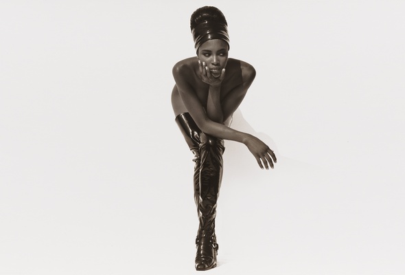 naomi campbell, british, exotic, supermodel, celebrity, actress, ebony, sexy babe, brunette, long hair, posing, naked, pvc, bandana, overknee, crotch boots, erotic art, black and white, b&w, hairstyle, pin up, naomi, real celebs wall, babes in boots