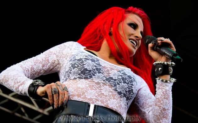 heidi shepherd, butcher babies, female vocal, bra, low quality, bad quality