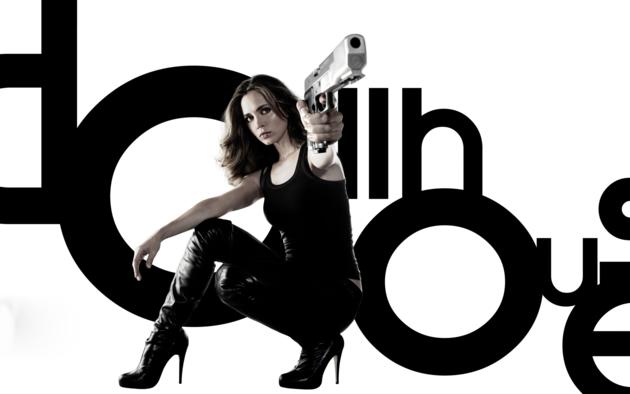 sexy, celeb, eliza dushku, gun, boots