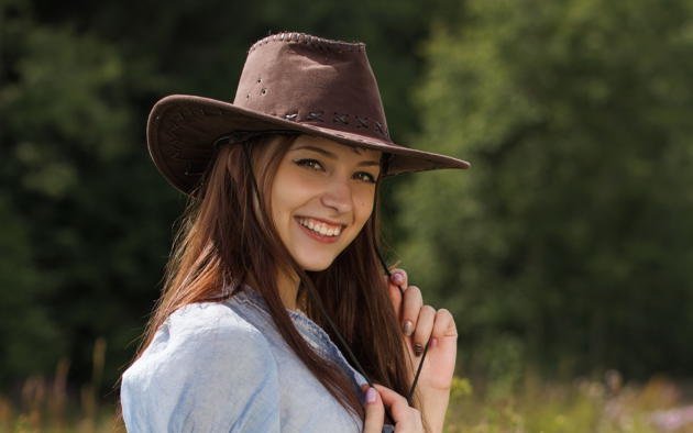 famegirl, isabella, brunette, beautiful, outdoor, hat, smile