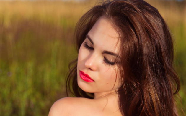 diana, famegirl, brunette, field, red lips, face