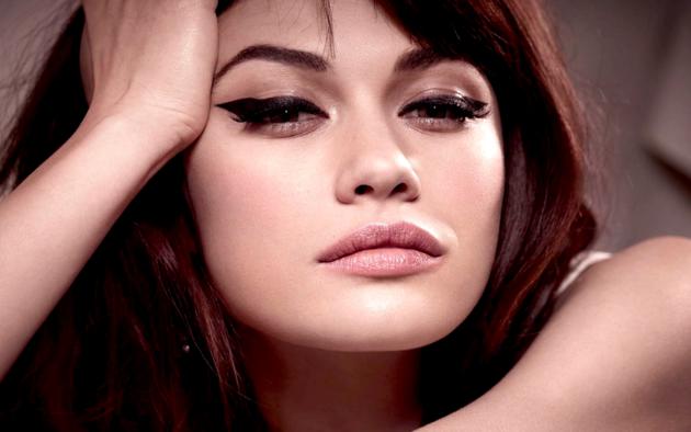 olga kurylenko, actress, beautiful, brunette, lips, face, portrait