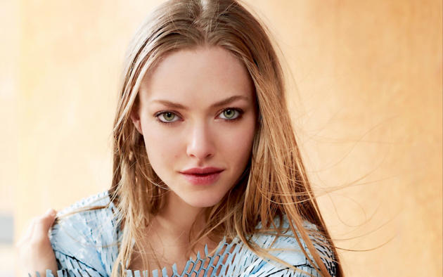 amanda michelle seyfried, actress, singer, blonde, vogue, lips