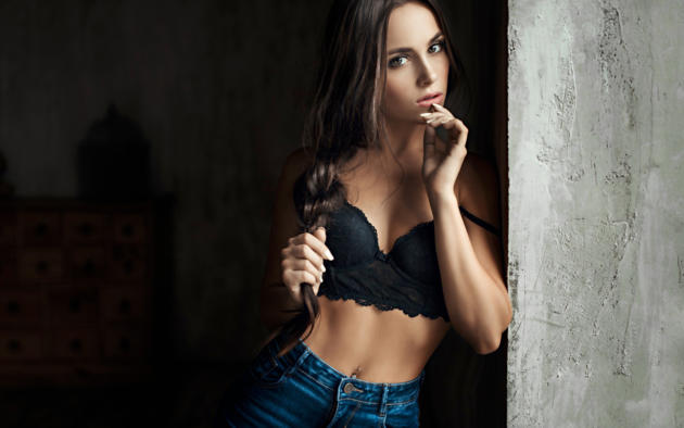 kseniya klimenko, model, pretty, babe, brunette, russian, sensual lips, black bra, bra, lingerie, jeans, 4k, uhd