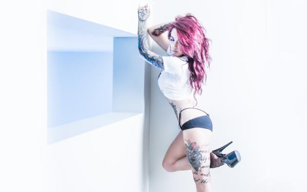 lilli grace, tattoo, glamour, erotic, plateau heels