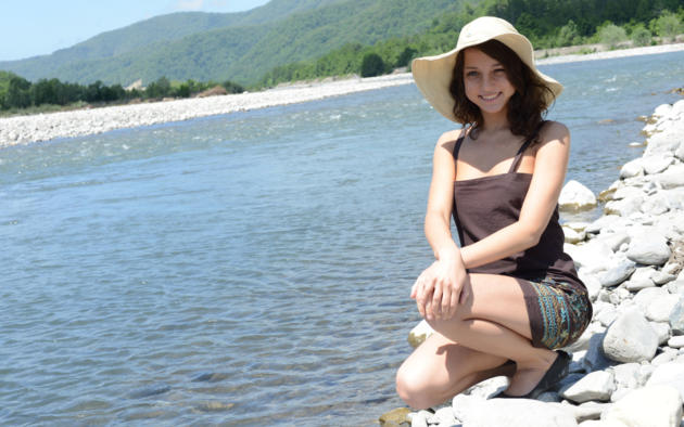 brunette, hat, river, 8k, summer, smile, summer dress