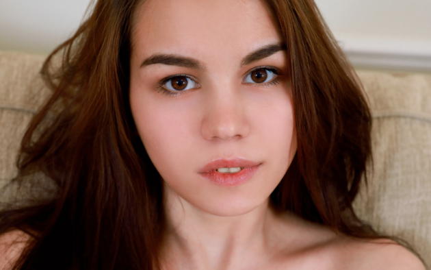 lorena lust, brunette, brown eyes, long hair, face, lips