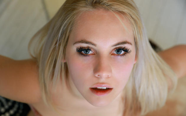 adenorah, blonde, loira, face, close up, eyes