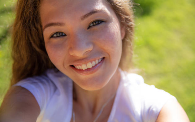 irene rouse, sexy, latina, teen, cute, freckles, outdoors, smile