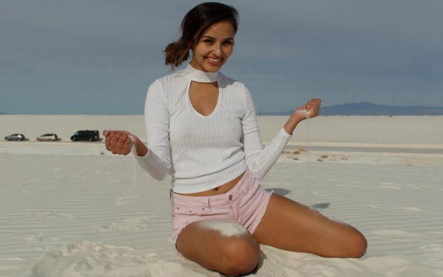 alejandra cobos, white sands, dune, sand, smile, jeans shorts, sweater