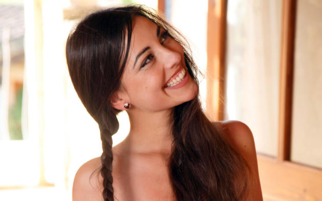 lorena garcia, brunette, long hair, smile