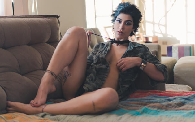 bruna, short hair, brunette, tattoo, legs