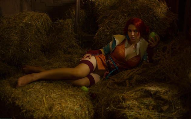 lada lyumos, barn, cleavage, legs