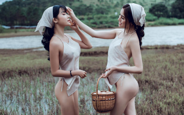 two girls, outdoor, bottomless, ass