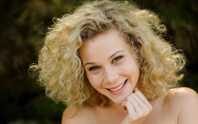 helena, blonde, curly, outdoor, face, smile, pretty