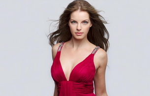 yvonne catterfeld, singer, actress, dress, german, sexy babe, brunette, blue eyes, sexy, decollete, red, robe, personality, close up, minimalist wall