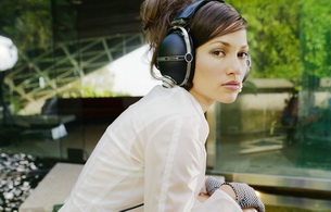 j lo, jennifer lopez, singer, latino, headphone, brunette