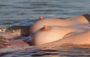 karo e, nude, beach, pretty, nipples, wet, water, tits, erect nipples, peitos