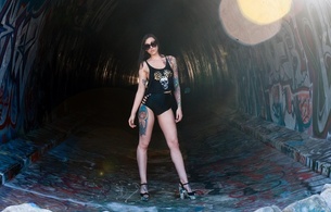 ronnie jean, amateur, dark hair, sunglasses, high heels, tattoo, sexy babe, body art