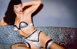 bettie page, betty, bettie, betty page, sexy babe, erotic, retro, lingerie, model, posing, black hair, heels, stockins, bra, fotoshoot, vintage, pin up style, pin up style, pin up, real celebs wall, diva, sex symbol