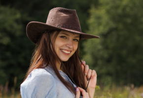 famegirl, isabella, brunette, beautiful, outdoor, hat, smile