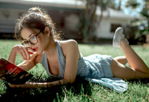 model, pretty, babe, brunette, spain, glasses, book, grass, gym shoes, outdoors, 4k, delaia gonzalez, homework