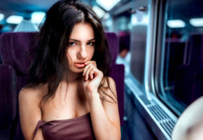 model, pretty, babe, dark hair, spain, sensual lips, train, depth of field, beautiful, face, 4k, delaia gonzalez