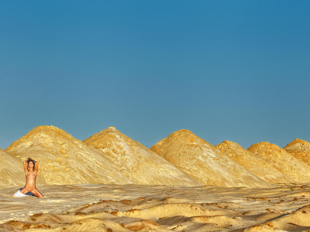 nude, outdoor, blonde, long hair, pretty, sexy, young girl, model, small tits, mountains, sand