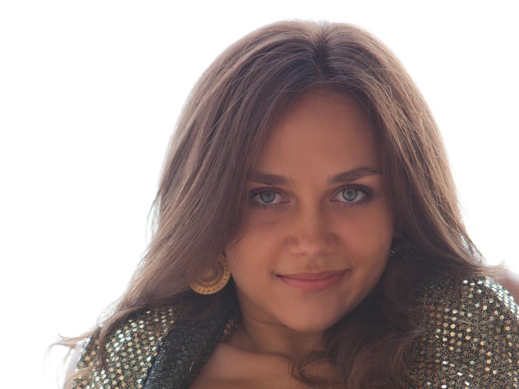 zlatka a, brunette, sexy girl, adult model, ukrainian, lovely face, eyes, earrings, long hair, view, look, smile, great eyes, natural beauty