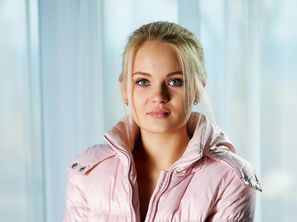 talia, blonde, sexy girl, adult model, cute, sweet, earrings, view, look, lovely face, blonde goddess, :), talia blonde, talia cherry