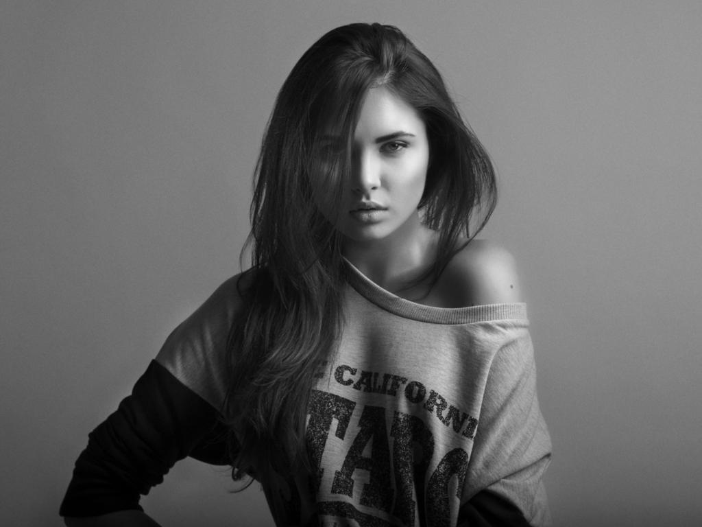 laura, brunette, sexy girl, long hair, view, look, portrait, skinny, delicious, sexy, perfect girl