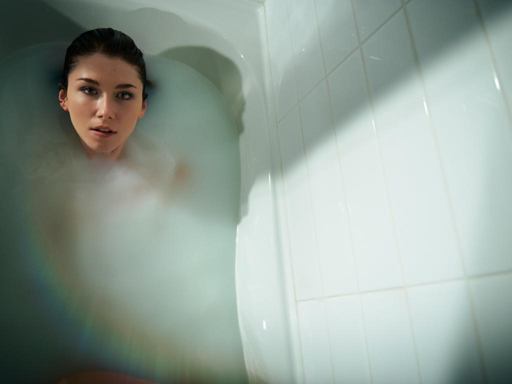 jewel staite, bath, bathtub, bath tub, kaylee, firefly, serenity