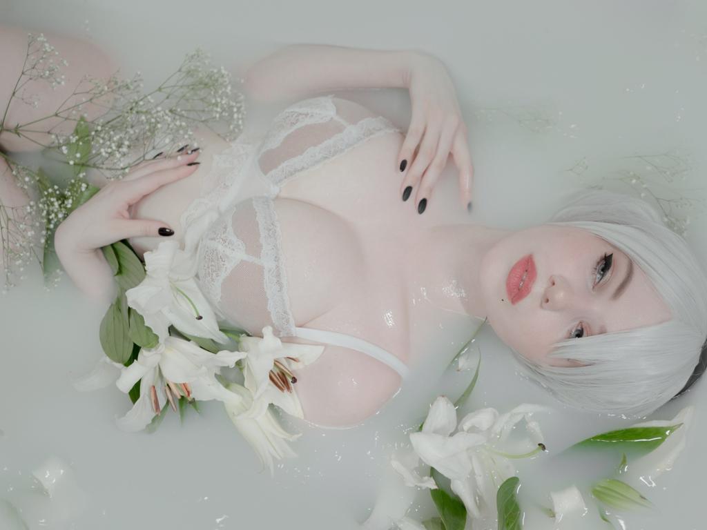 alina becker, white hair, milk, cleavage, boobs, big tits, wet