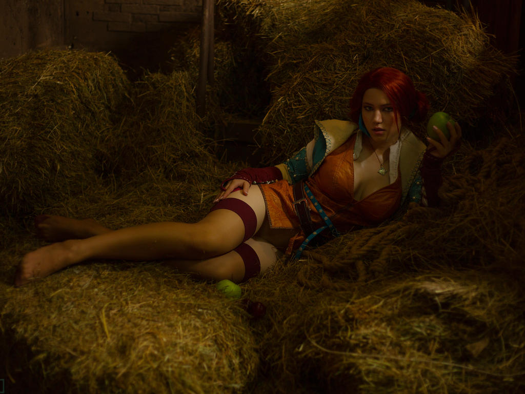 lada lyumos, barn, cleavage, legs