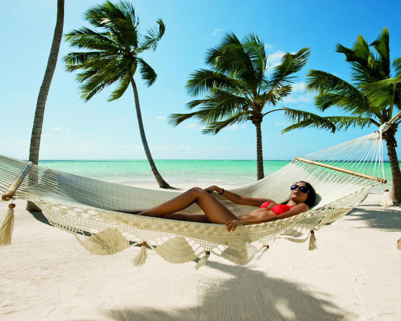 brunette, bikini, glasses, sexy, palms, sea, beach, sand